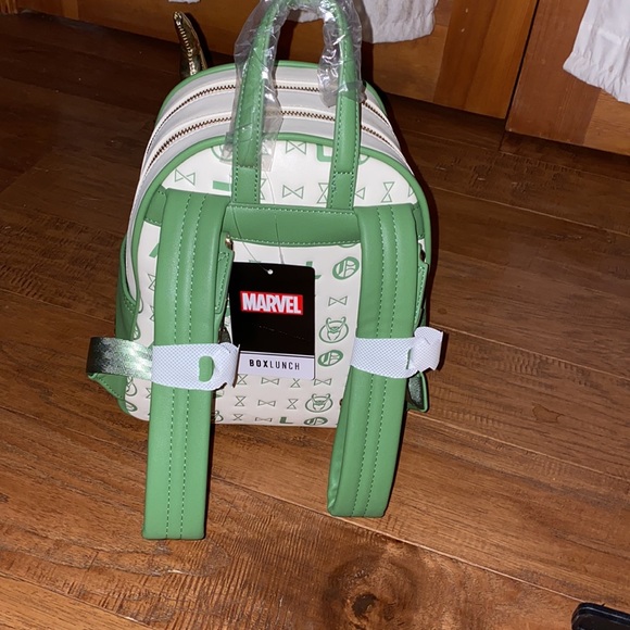 New without tags BoxLunch exclusive Loki helmet mini backpack - Picture 2 of 6